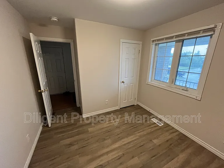 157 Milroy Dr #PROPERTY — Photo 2