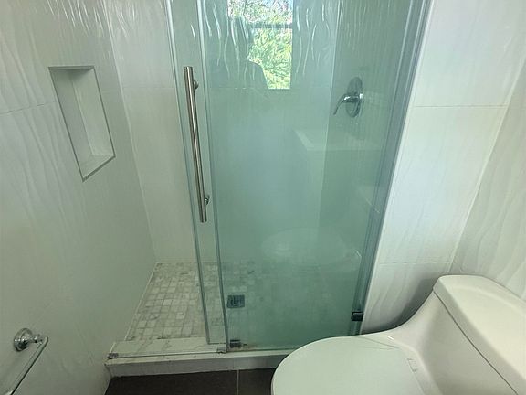 5th image of 696 A Ave E Floor 2