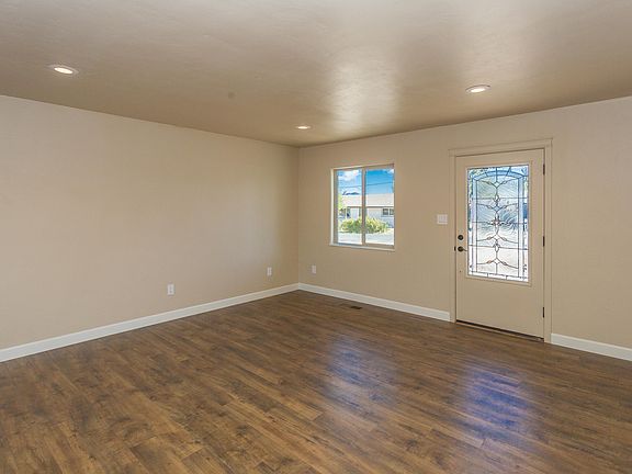 3rd image of 3484 N Catherine Dr