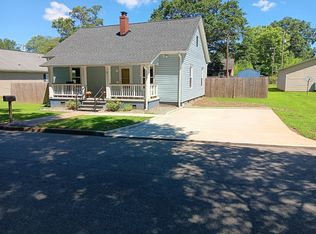 3 Gallivan St, Greer, SC 29650