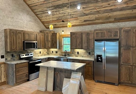 5th image of 245 Lake Top Ln