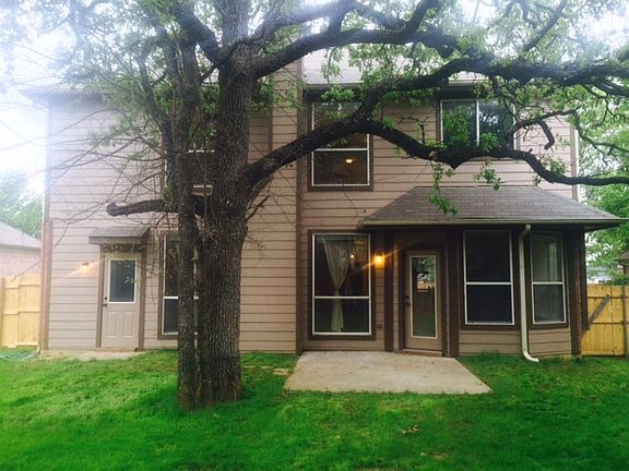2nd image of 2520 Crestwood Dr