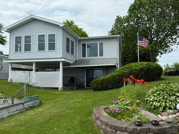 27217 Three Mile Point Rd, Chaumont, NY 13622