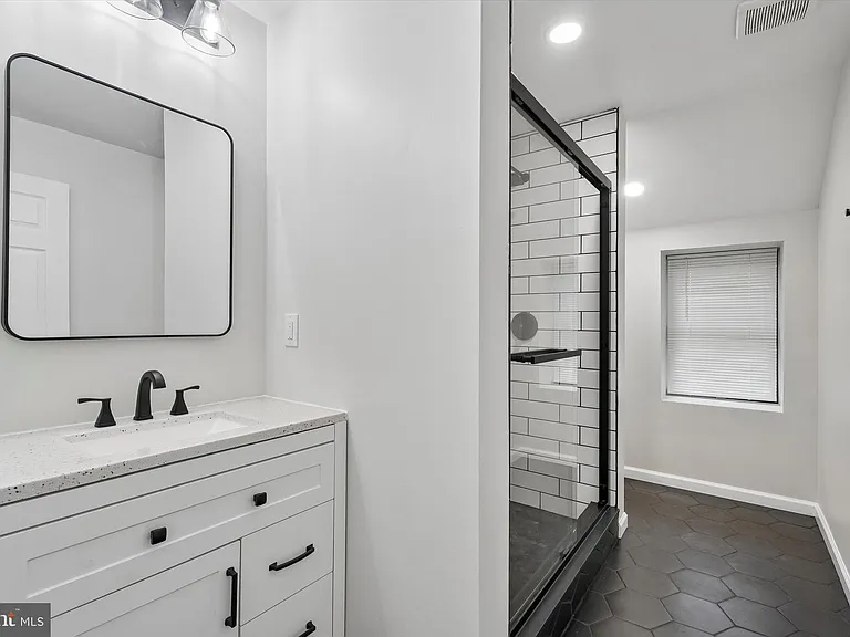 4359 Fleming St — Photo 38