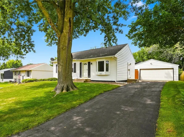 6523 Boxwood Ln NE, Cedar Rapids, IA 52402