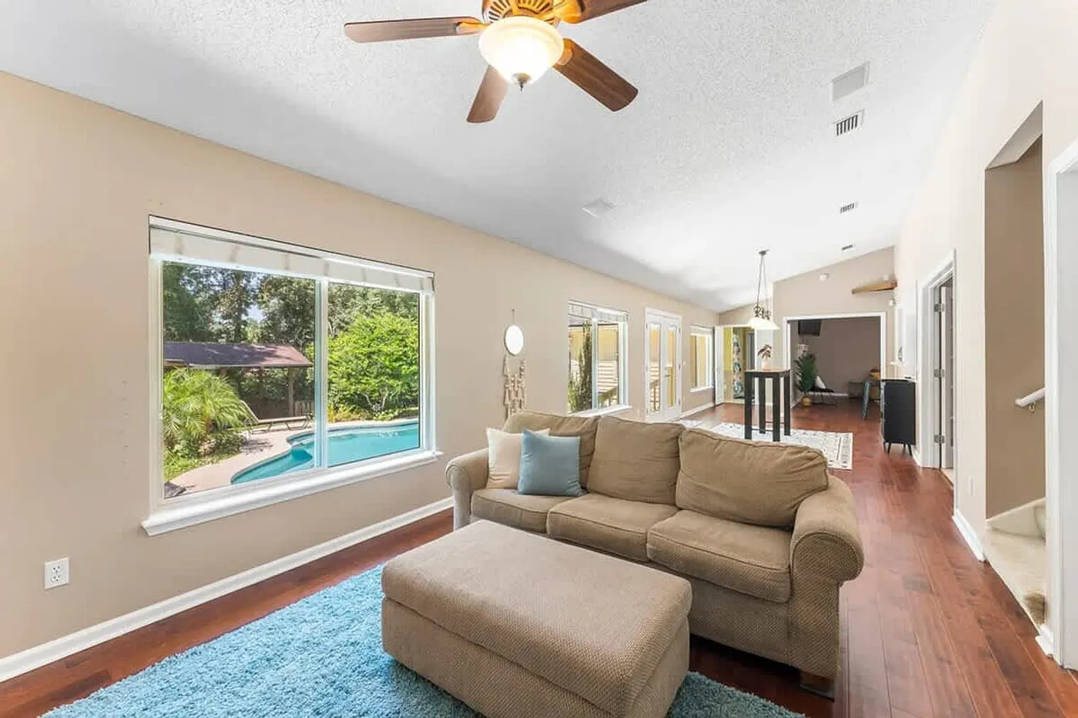 5 bed, 4.0 bath, 3282 sqft, $7,236 — Photo 4
