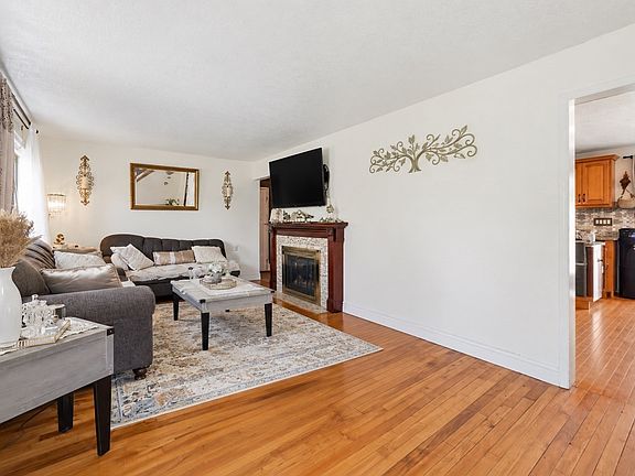 5th image of 68 Alhambra Cir N