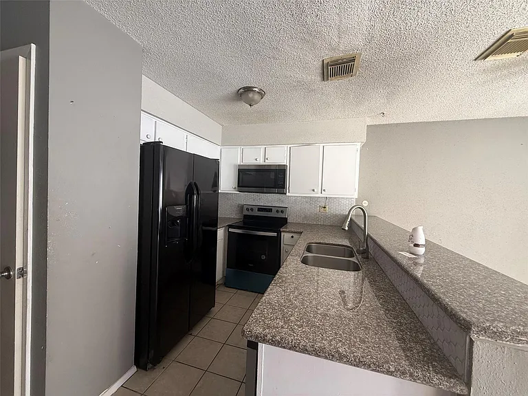 8498 Dairy View Ln — Photo 8