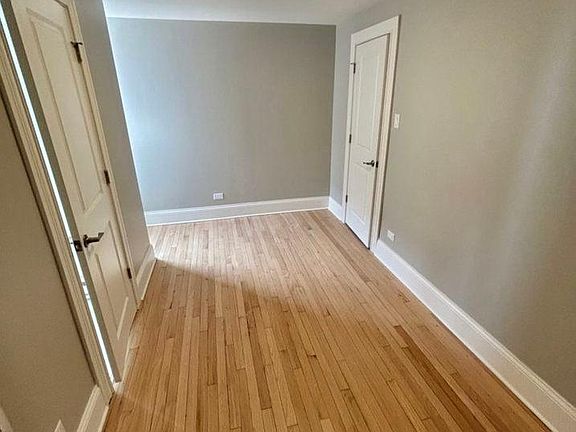5th image of 7000 S South Shore Dr APT 1