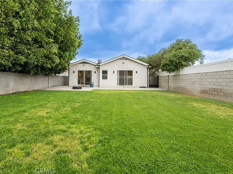 6940 Peach Ave — Photo 57