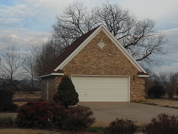 Detached finished garage