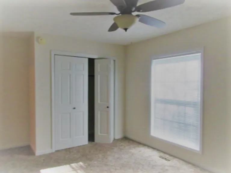 1176 E Commons Dr — Photo 2