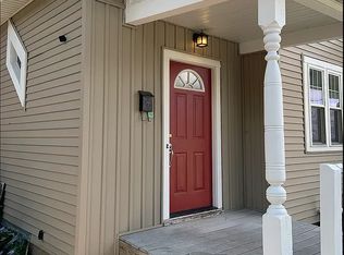 108 Carrier St NE, Grand Rapids, MI 49505