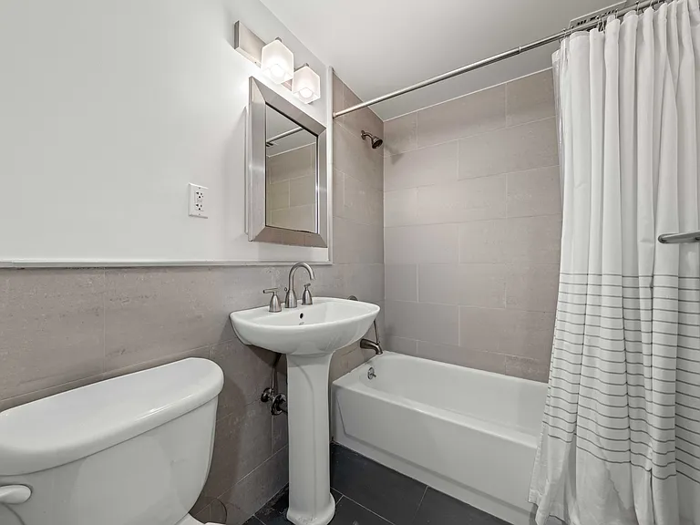 721 Flushing Ave #5A — Photo 7