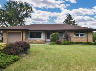 5720 W Jackson Park Dr, Milwaukee, WI 53219