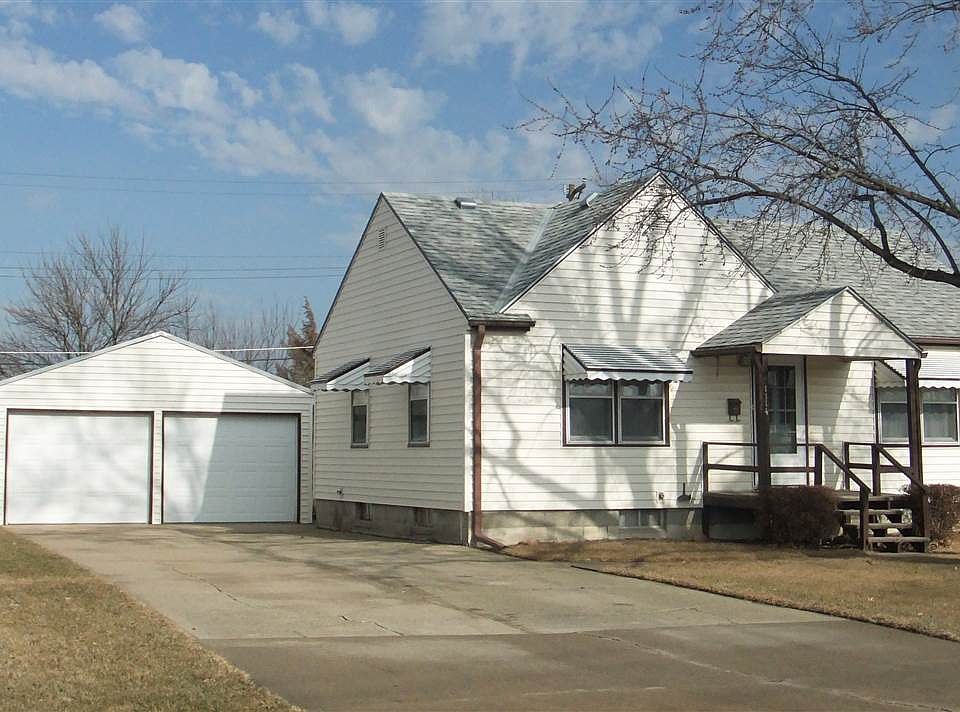 1114 W Court St Beatrice NE 68310 Zillow