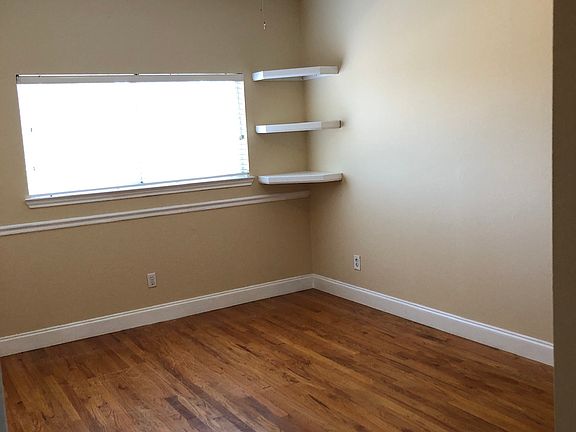 2nd image of 2808 Thunderbird Ave