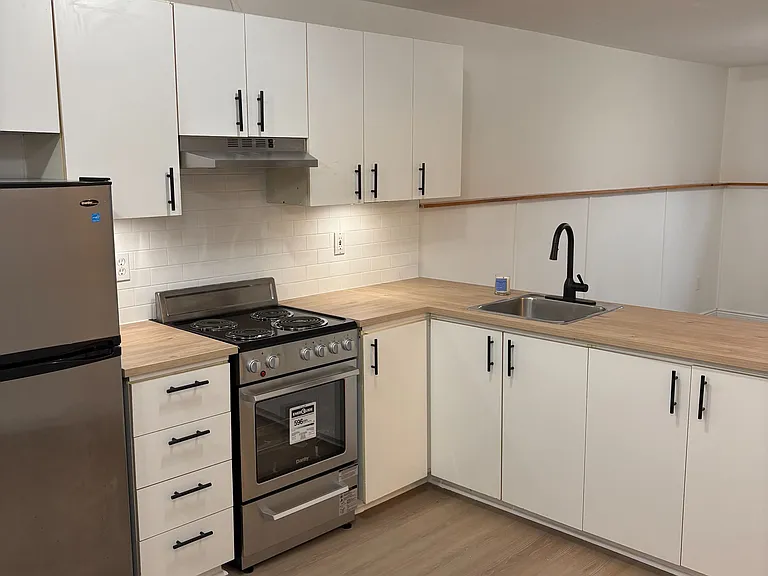 102 Turnberry Cres #LOWER — Photo 6