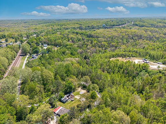 5th image of 100 Coal Pit Rd