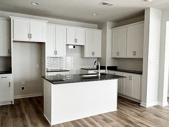 2nd image of 651 N Broad St #5479977898