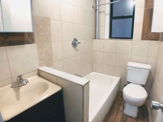 Rented by Uptown Flats LLC | media 17
