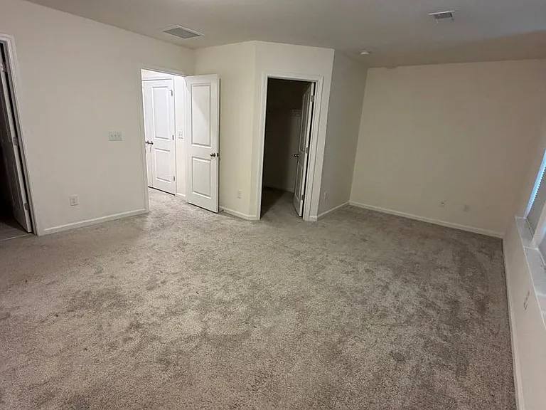 419 Trotters Ln — Photo 15