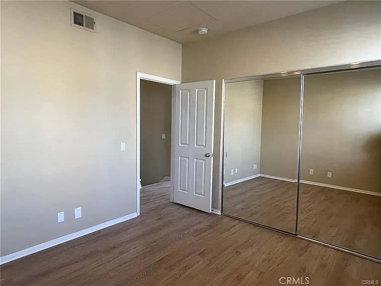 1711 Reggio Aisle — Photo 13