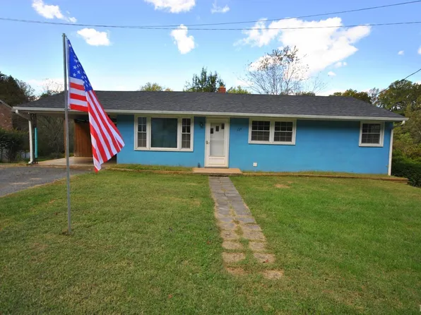 134 Edgewood Ln, Madison Heights, VA 24572