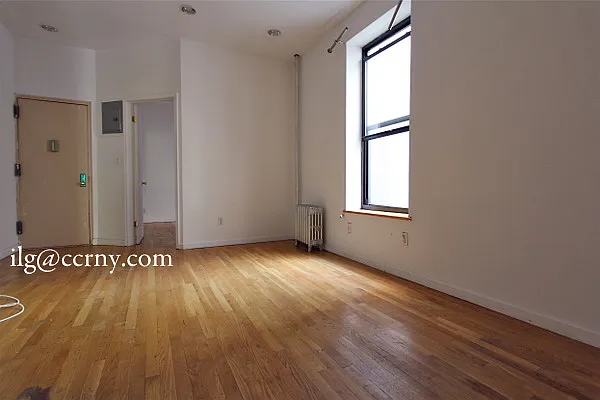 Rented by City Connections Realty | media 8