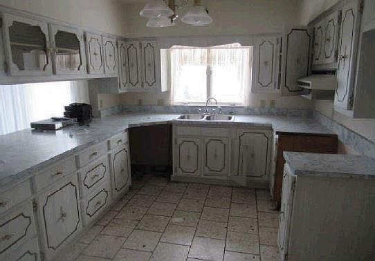3rd image of 2431 Park Manor Dr