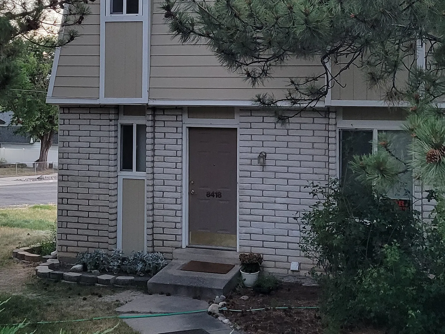 4 bed, 2.5 bath, 2400 sqft, $2,395 — Photo 1