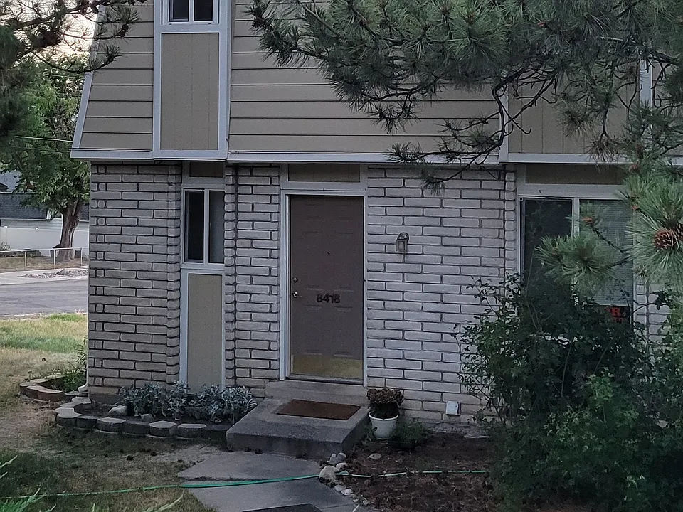 8418 S Mesa Dr