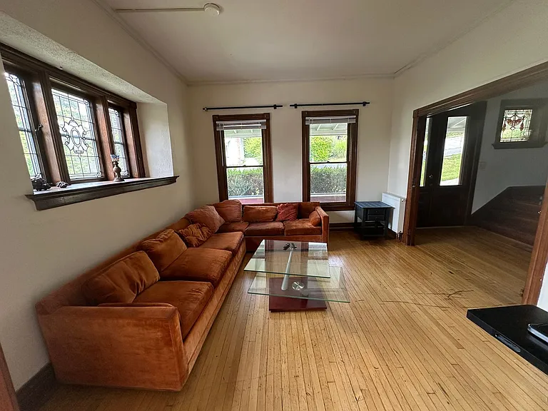 310-312 S Aurora Street — Photo 3