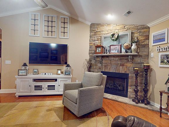 4th image of 6317 Glen Eagle Ln