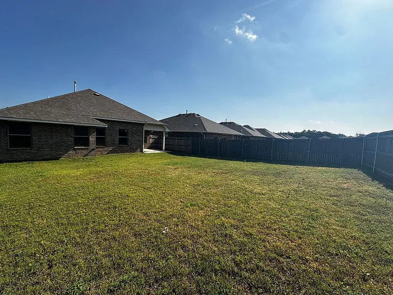 2316 Alta Vista Ln — Photo 32