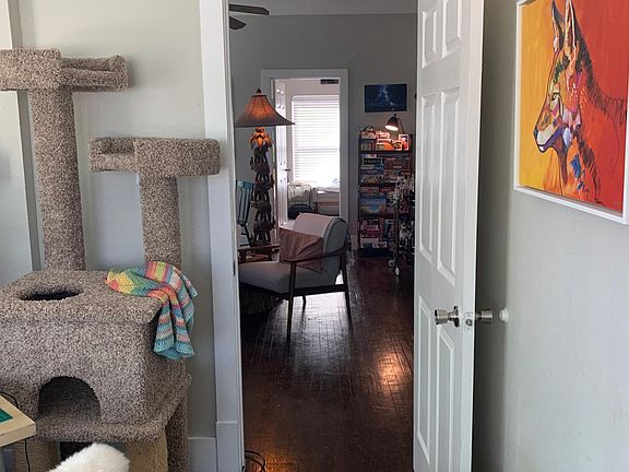 4th image of 837 Haines Ave