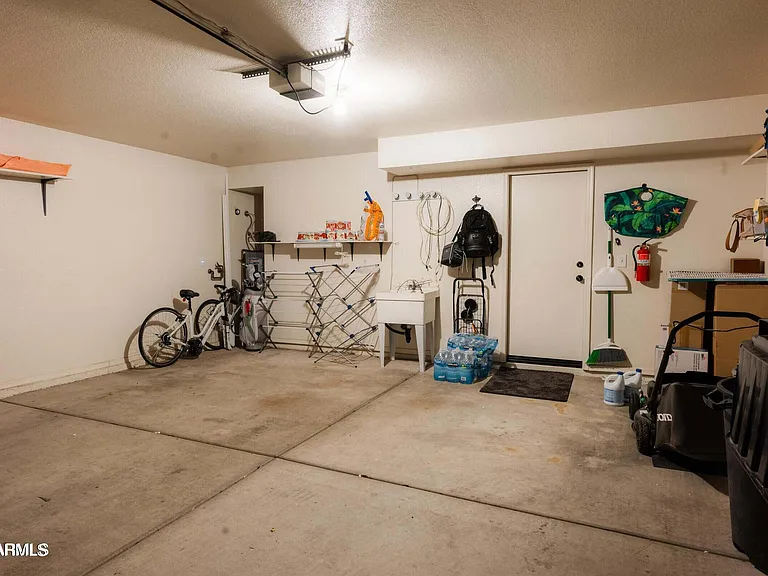 2322 E Millbrae Ct — Photo 36