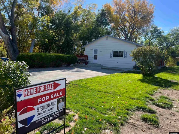 1317 E Washington Ave, Riverton, WY 82501