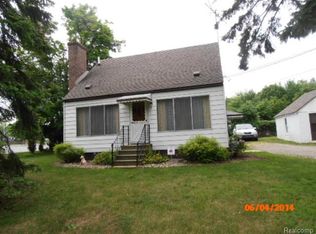 347 Decker Rd, Walled Lake, MI 48390