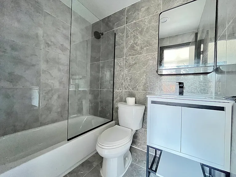 1614 Harrison St #3 — Photo 4