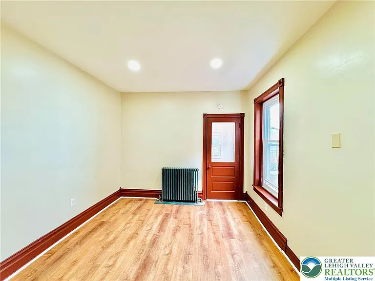 36 S Jefferson St — Photo 16