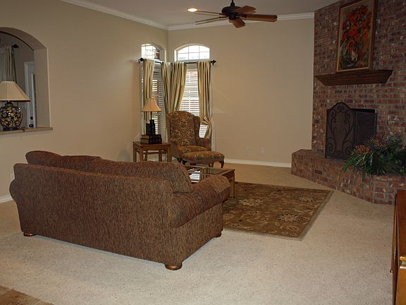 4th image of 3206 Southridge Ct