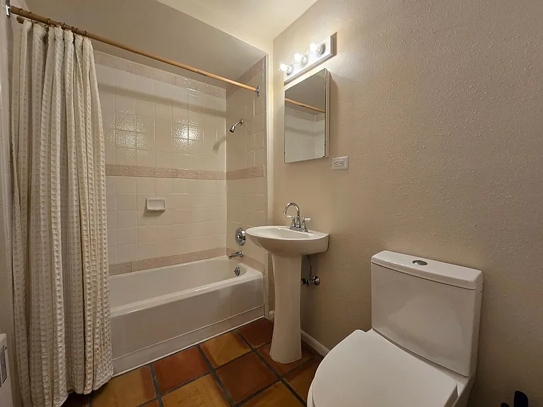 4557 Trinity Dr — Photo 29