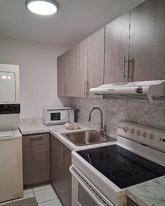 1st image of 255 Calle Canals #2