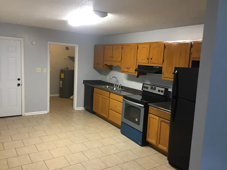 6448 Rockford Dr — Photo 5