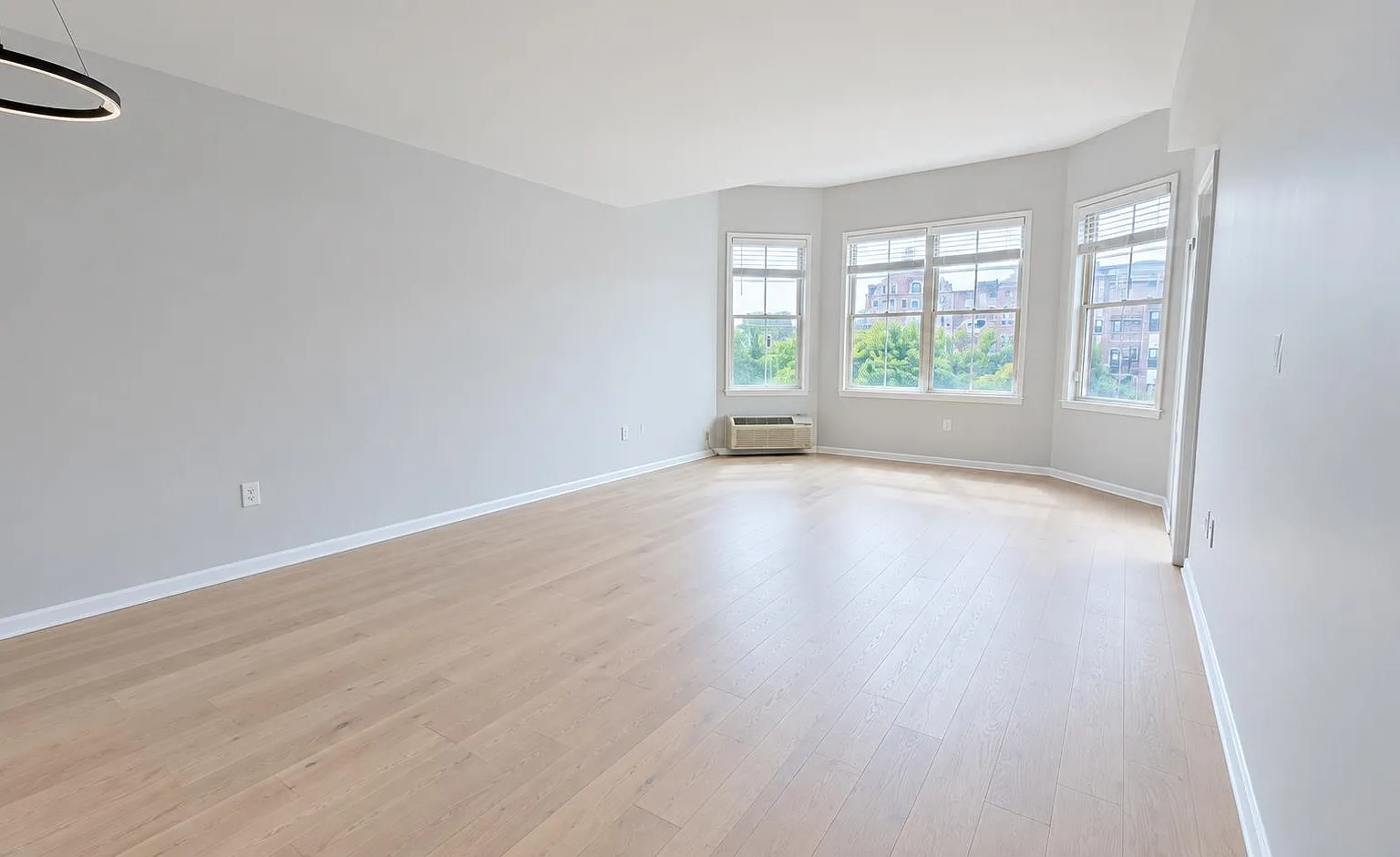 2 bed, 2.0 bath, 1269 sqft, $3,800 — Photo 4