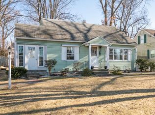 91 Old Brook Rd, Springfield, MA 01118