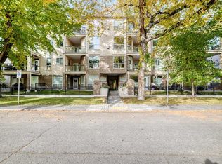 3412 S Parkdale Blvd NW #305, Calgary, AB T2N 3T4