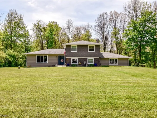 14552 Russell Ln, Novelty, OH 44072