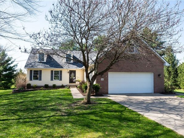 35 W Maple Dr, Seville, OH 44273